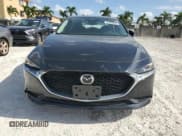 ✅ 2024 Mazda 3 S Preferred • VIN: 3MZBPACM2RM404675 • Lot: 63808045. Wystawiony na Copart z przebiegiem 2 145 mil. Bezpłatny archiwum sprzedaży aukcyjnych z USA i szczegółowy raport historii pojazdu na DreamBid. Zdjęcie 5.