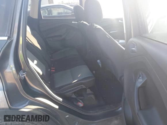 ✅ 2017 Ford Escape SE • VIN: 1FMCU9GDXHUC46133 • Lot: 43537875. Wystawiony na IAAI z przebiegiem 159 996 mil. Bezpłatny archiwum sprzedaży aukcyjnych z USA i szczegółowy raport historii pojazdu na DreamBid. Zdjęcie 8.