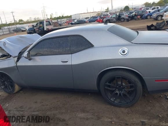 ✅ 2017 Dodge Challenger SXT • VIN: 2C3CDZAG1HH550336 • Lot: 43372442. Wystawiony na IAAI z przebiegiem 152 098 mil. Bezpłatny archiwum sprzedaży aukcyjnych z USA i szczegółowy raport historii pojazdu na DreamBid. Zdjęcie 15.