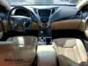 ✅ 2013 Hyundai Azera • VIN: KMHFG4JG2DA249081 • Lot: 54067375. Wystawiony na Copart z przebiegiem 150 350 mil mil. Skorzystaj z bezpłatnego archiwum sprzedaży aukcyjnych z USA i zobacz szczegółowy raport historii pojazdu na DreamBid. Zdjęcie 8.