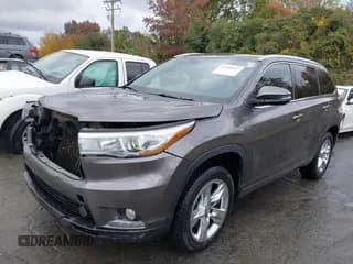 ✅ 2015 Toyota Highlander Limited Platinum • VIN: 5TDYKRFH8FS080216 • Lot: 43580247. Wystawiony na IAAI z przebiegiem 127 856 mil. Bezpłatny archiwum sprzedaży aukcyjnych z USA i szczegółowy raport historii pojazdu na DreamBid. Zdjęcie 2.