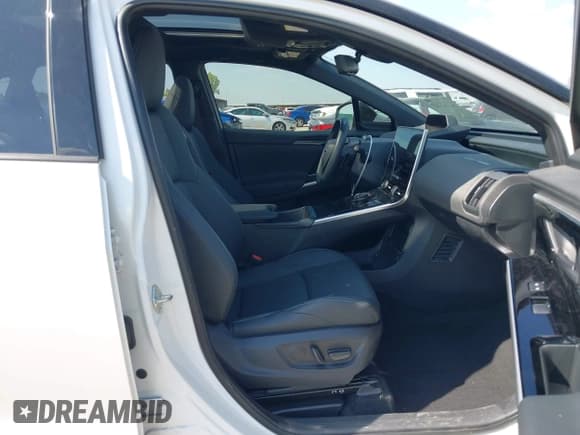 ✅ 2024 Subaru Solterra Premium • VIN: JTMABABA9RA060036 • Лот: 43345449. Опубликован ранее на IAAI с пробегом 9 248 миль. Бесплатный доступ к архиву аукционных продаж из США и подробный отчёт об истории автомобиля на DreamBid. Изображение 5.