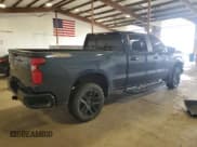 ✅ 2022 Chevrolet Silverado 1500 LT Trail Boss • VIN: 3GCUDFET3NG553742 • Lot: 60035045. Wystawiony na Copart z przebiegiem 41 517 mil. Bezpłatny archiwum sprzedaży aukcyjnych z USA i szczegółowy raport historii pojazdu na DreamBid. Zdjęcie 3.