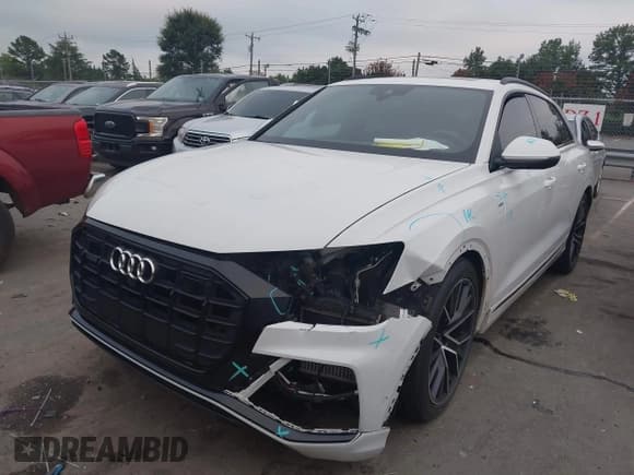 ✅ 2019 Audi Q8 Premium Plus • VIN: WA1EVAF16KD019705 • Lot: 43014880. Wystawiony na IAAI z przebiegiem 84 289 mil. Bezpłatny archiwum sprzedaży aukcyjnych z USA i szczegółowy raport historii pojazdu na DreamBid. Zdjęcie 2.
