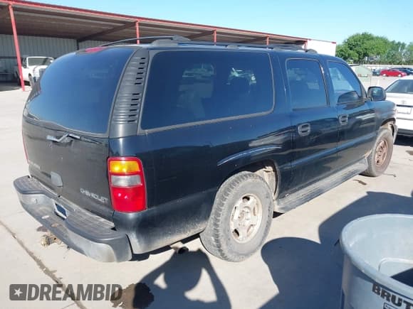 ✅ 2002 Chevrolet Suburban LS • VIN: 3GNEC16Z02G285958 • Лот: 41956322. Опубликован ранее на IAAI с пробегом Не указан. Бесплатный доступ к архиву аукционных продаж из США и подробный отчёт об истории автомобиля на DreamBid. Изображение 4.