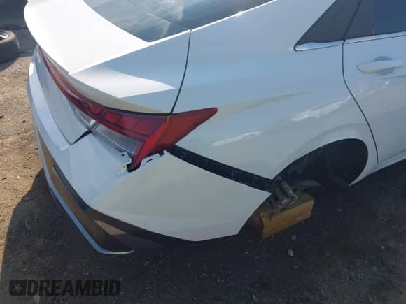 2024 Hyundai Elantra SEL with VIN KMHLS4DG9RU646905, listed as a IAAI auction lot 43158090 with 29,114 mi miles and . Bid and sale history available at DreamBid. Image 18.