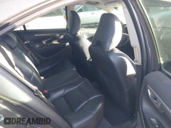 ✅ 2007 Volvo S60 2.5L Turbo R • VIN: YV1RH527272620820 • Lot: 43588691. Wystawiony na IAAI z przebiegiem 151 367 mil. Bezpłatny archiwum sprzedaży aukcyjnych z USA i szczegółowy raport historii pojazdu na DreamBid. Zdjęcie 8.