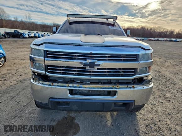 ✅ 2016 Chevrolet Silverado 2500HD LT • VIN: 1GC1KVE85GF180898 • Лот: 95756515. Опубликован ранее на Copart с пробегом Не указан. Бесплатный доступ к архиву аукционных продаж из США и подробный отчёт об истории автомобиля на DreamBid. Изображение 5.