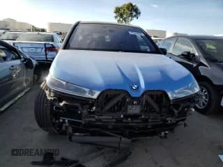 ✅ 2023 BMW iX M60 • VIN: WB533CF05PCL46241 • Lot: 77515293. Wystawiony na Copart z przebiegiem 4 925 mil. Bezpłatny archiwum sprzedaży aukcyjnych z USA i szczegółowy raport historii pojazdu na DreamBid. Zdjęcie 5.