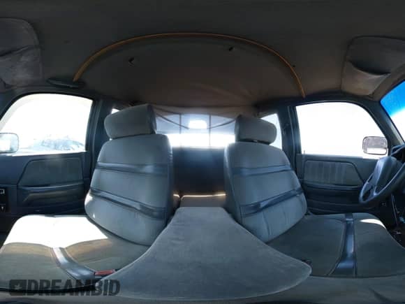 1992 Dodge Dakota z VIN 1B7GL23Y2NS520540, wystawiony jako IAAI lot #43021685 z przebiegiem 151 267 mil mil oraz . Historia ofert i sprzedaży dostępna na DreamBid. Obrazek 19.