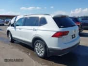 ✅ 2018 Volkswagen Tiguan SEL • VIN: 3VV3B7AX3JM040925 • Lot: 43102787. Wystawiony na IAAI z przebiegiem 104 214 mil. Bezpłatny archiwum sprzedaży aukcyjnych z USA i szczegółowy raport historii pojazdu na DreamBid. Zdjęcie 14.