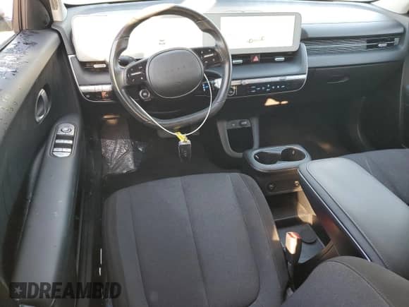 ✅ 2022 Hyundai Ioniq 5 SE Standard Range • VIN: KM8KM4AB8NU095598 • Lot: 86716995. Wystawiony na Copart z przebiegiem 50 117 mil. Bezpłatny archiwum sprzedaży aukcyjnych z USA i szczegółowy raport historii pojazdu na DreamBid. Zdjęcie 8.