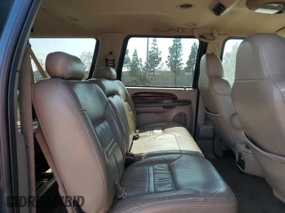 ✅ 2001 Ford Excursion Limited • VIN: 1FMNU42S21EA08925 • Lot: 59700105. Listed on Copart with 135,317 mi. Free auction sales archive from the USA and detailed vehicle history report at DreamBid. Image 11.