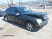 ✅ 2003 Mercedes-Benz C 240 • VIN: WDBRF61J53E012361 • Lot: 42507001. Wystawiony na IAAI z przebiegiem 145 851 mil. Bezpłatny archiwum sprzedaży aukcyjnych z USA i szczegółowy raport historii pojazdu na DreamBid. Zdjęcie 1.