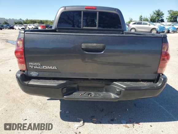 ✅ 2015 Toyota Tacoma • VIN: 5TFJX4CN7FX057097 • Lot: 85570365. Wystawiony na Copart z przebiegiem 82 608 mil. Bezpłatny archiwum sprzedaży aukcyjnych z USA i szczegółowy raport historii pojazdu na DreamBid. Zdjęcie 6.