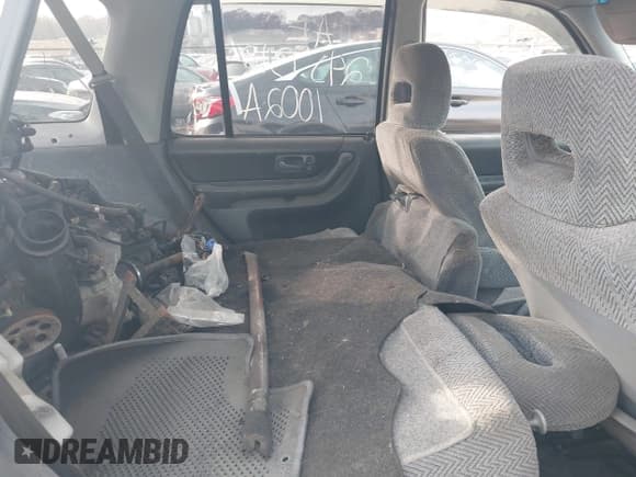 ✅ 2000 Honda CR-V EX • VIN: JHLRD1869YC024627 • Lot: 43774257. Listed on IAAI with 186,026 mi. Free auction sales archive from the USA and detailed vehicle history report at DreamBid. Image 8.