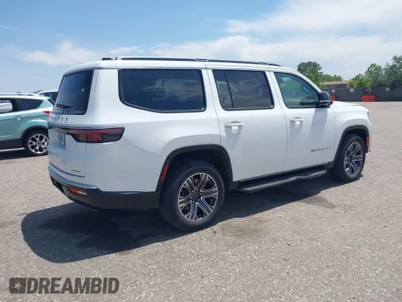✅ 2024 Jeep Wagoneer Series II • VIN: 1C4SJVBPXRS132956 • Lot: 42510716. Listed on IAAI with 58,236 mi. Free auction sales archive from the USA and detailed vehicle history report at DreamBid. Image 4.