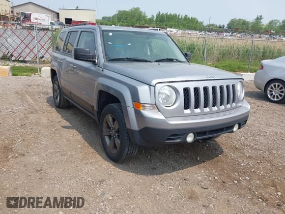 ✅ 2015 Jeep Patriot Latitude • VIN: 1C4NJRFBXFD106148 • Лот: 42417187. Опубликован ранее на IAAI с пробегом 177 556 миль. Бесплатный доступ к архиву аукционных продаж из США и подробный отчёт об истории автомобиля на DreamBid. Изображение 1.