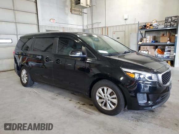 ✅ 2017 Kia Sedona LX • VIN: KNDMB5C17H6339991 • Lot: 86685455. Wystawiony na Copart z przebiegiem 171 986 mil. Bezpłatny archiwum sprzedaży aukcyjnych z USA i szczegółowy raport historii pojazdu na DreamBid. Zdjęcie 4.