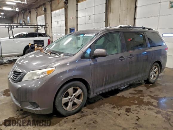 ✅ 2014 Toyota Sienna LE • VIN: 5TDKK3DC9ES434026 • Лот: 96868205. Опубликован ранее на Copart с пробегом 265 276 миль. Бесплатный доступ к архиву аукционных продаж из США и подробный отчёт об истории автомобиля на DreamBid. Изображение 1.
