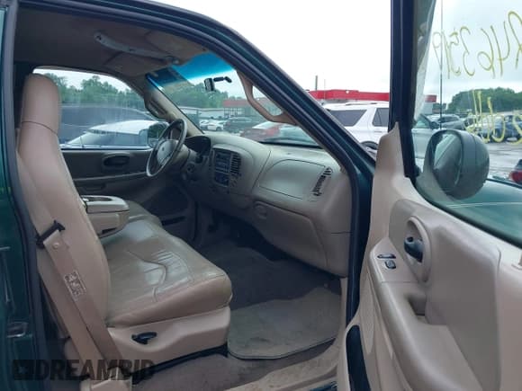 ✅ 2000 Ford F-150 XL • VIN: 1FTRX17L9YNA14700 • Lot: 42463519. Listed on IAAI with 148,629 mi. Free auction sales archive from the USA and detailed vehicle history report at DreamBid. Image 5.