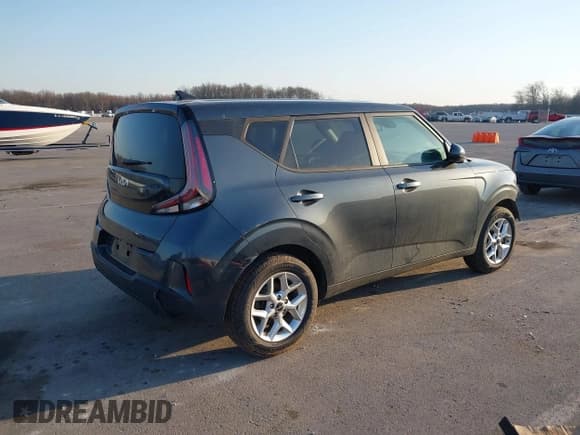 ✅ 2024 Kia Soul LX • VIN: KNDJ23AUXR7914052 • Lot: 41774414. Wystawiony na IAAI z przebiegiem 39 835 mil. Bezpłatny archiwum sprzedaży aukcyjnych z USA i szczegółowy raport historii pojazdu na DreamBid. Zdjęcie 4.