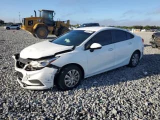 ✅ 2018 Chevrolet Cruze LS • VIN: 1G1BB5SM2J7108167 • Lot: 85576675. Listed on Copart with 90,394 mi. Free auction sales archive from the USA and detailed vehicle history report at DreamBid. Image 1.
