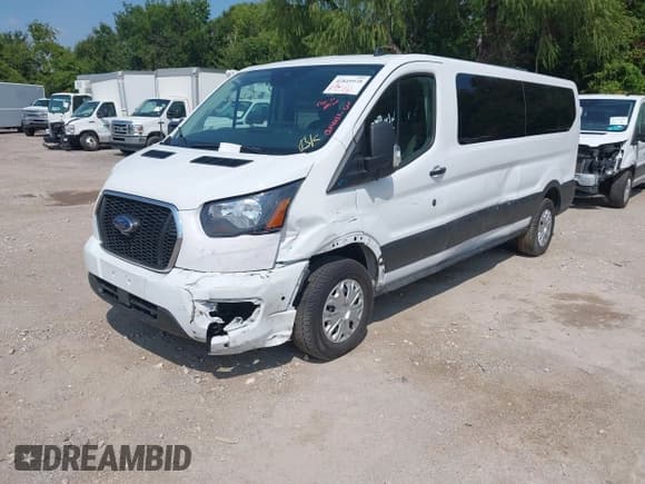 ✅ 2025 Ford Transit Passenger XL • VIN: 1FBAX2Y83SKA39702 • Lot: 42849938. Listed on IAAI with 4,093 mi. Free auction sales archive from the USA and detailed vehicle history report at DreamBid. Image 21.