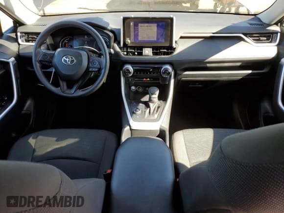 ✅ 2024 Toyota RAV4 Hybrid LE • VIN: 4T3LWRFV3RU128129 • Лот: 85597155. Опубликован ранее на Copart с пробегом 29 955 миль. Бесплатный доступ к архиву аукционных продаж из США и подробный отчёт об истории автомобиля на DreamBid. Изображение 8.