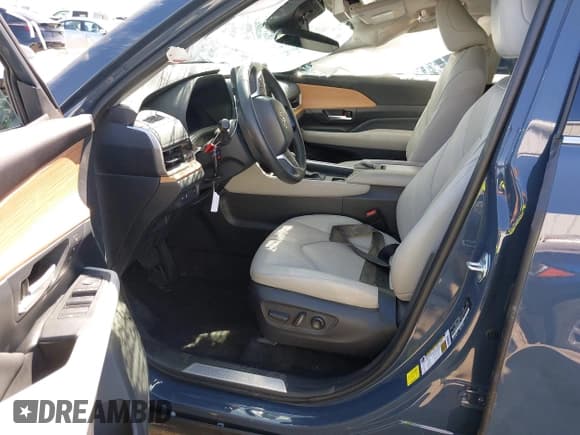 ✅ 2024 Toyota Highlander XLE • VIN: 5TDAAAB58RS023164 • Лот: 42293658. Опубликован ранее на IAAI с пробегом 14 057 миль. Бесплатный доступ к архиву аукционных продаж из США и подробный отчёт об истории автомобиля на DreamBid. Изображение 5.