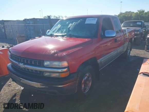 ✅ 2002 Chevrolet Silverado 1500 LS • VIN: 2GCEK19T521148204 • Лот: 43423698. Опубликован ранее на IAAI с пробегом 191 505 миль. Бесплатный доступ к архиву аукционных продаж из США и подробный отчёт об истории автомобиля на DreamBid. Изображение 2.
