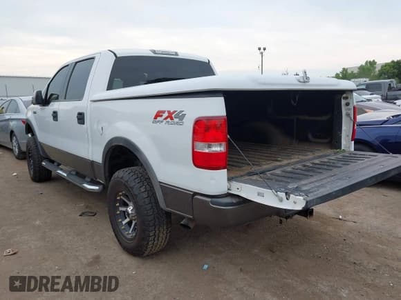 ✅ 2004 Ford F-150 XLT • VIN: 1FTPW14564FA24508 • Lot: 42952482. Wystawiony na IAAI z przebiegiem 153 889 mil. Bezpłatny archiwum sprzedaży aukcyjnych z USA i szczegółowy raport historii pojazdu na DreamBid. Zdjęcie 3.