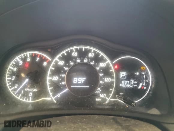 ✅ 2017 Nissan Note SV • VIN: 3N1CE2CP9HL353678 • Lot: 55577915. Listed on Copart with 83,712 mi. Free auction sales archive from the USA and detailed vehicle history report at DreamBid. Image 9.