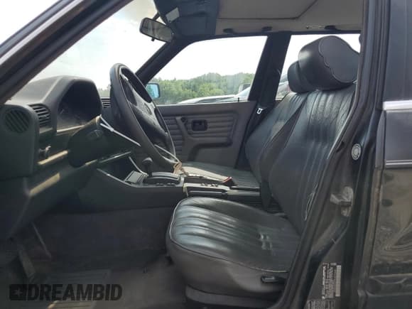 ✅ 1990 BMW 3 Series • VIN: WBAAE0319LED52642 • Lot: 61011305. Listed on Copart with 130,101 mi. Free auction sales archive from the USA and detailed vehicle history report at DreamBid. Image 7.