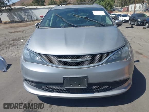 ✅ 2021 Chrysler Voyager LXi • VIN: 2C4RC1DG6MR530643 • Lot: 43287749. Wystawiony na IAAI z przebiegiem 83 830 mil. Bezpłatny archiwum sprzedaży aukcyjnych z USA i szczegółowy raport historii pojazdu na DreamBid. Zdjęcie 13.