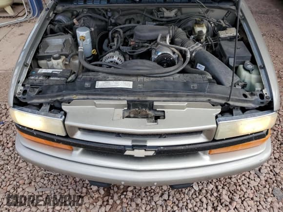 ✅ 2004 Chevrolet Blazer LS • VIN: 1GNDT13X34K104023 • Lot: 48986675. Wystawiony na Copart z przebiegiem 362 614 mil. Bezpłatny archiwum sprzedaży aukcyjnych z USA i szczegółowy raport historii pojazdu na DreamBid. Zdjęcie 12.