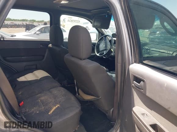 ✅ 2012 Ford Escape XLT • VIN: 1FMCU9DG3CKB79264 • Lot: 42293824. Wystawiony na IAAI z przebiegiem 277 468 mil. Bezpłatny archiwum sprzedaży aukcyjnych z USA i szczegółowy raport historii pojazdu na DreamBid. Zdjęcie 8.