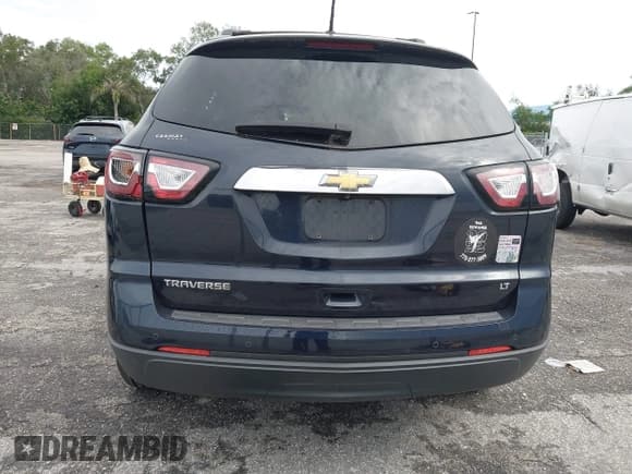 ✅ 2017 Chevrolet Traverse LT • VIN: 1GNKRGKD5HJ162145 • Lot: 43252658. Wystawiony na IAAI z przebiegiem 99 411 mil. Bezpłatny archiwum sprzedaży aukcyjnych z USA i szczegółowy raport historii pojazdu na DreamBid. Zdjęcie 16.