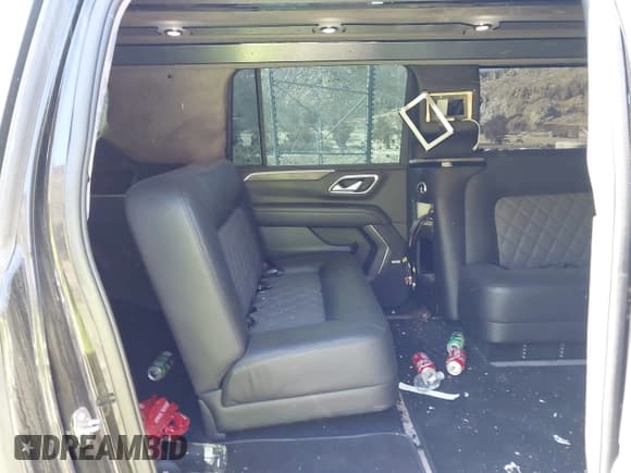 ✅ 2022 GMC Yukon XL SLT • VIN: 1GKS1GKD0NR157999 • Lot: 39398605. Listed on IAAI with Not provided. Free auction sales archive from the USA and detailed vehicle history report at DreamBid. Image 8.