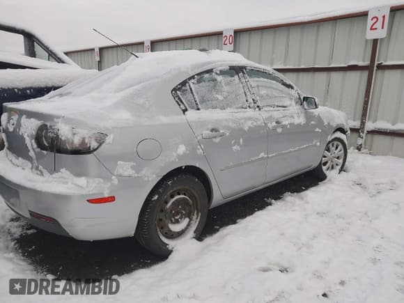 ✅ 2008 Mazda 3 i Touring • VIN: JM1BK32G981780696 • Лот: 43787966. Опубликован ранее на IAAI с пробегом 217 765 миль. Бесплатный доступ к архиву аукционных продаж из США и подробный отчёт об истории автомобиля на DreamBid. Изображение 4.