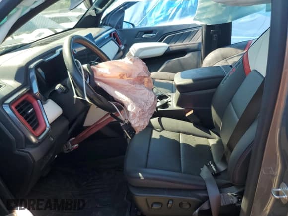 ✅ 2023 GMC Canyon 4WD AT4X • VIN: 1GTP6EEK4P1237955 • Lot: 69062325. Wystawiony na Copart z przebiegiem Nie podano. Bezpłatny archiwum sprzedaży aukcyjnych z USA i szczegółowy raport historii pojazdu na DreamBid. Zdjęcie 7.