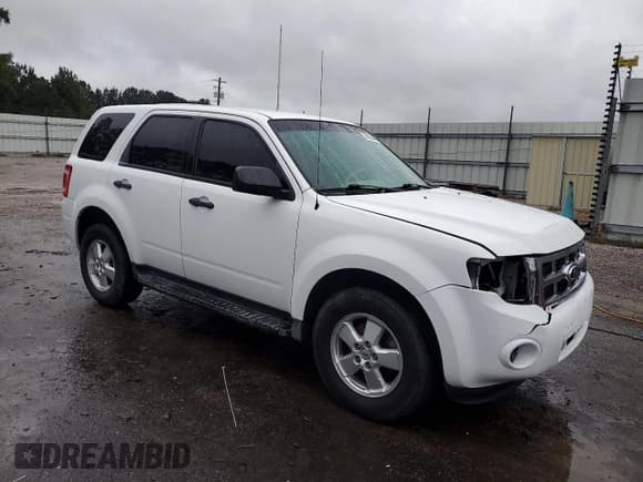 ✅ 2012 Ford Escape XLS • VIN: 1FMCU0C79CKB81422 • Lot: 86263445. Wystawiony na Copart z przebiegiem 197 733 mil. Bezpłatny archiwum sprzedaży aukcyjnych z USA i szczegółowy raport historii pojazdu na DreamBid. Zdjęcie 4.