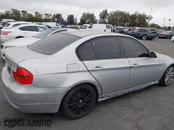 ✅ 2007 BMW 3 Series 328i • VIN: WBAVA33597PG51043 • Lot: 43186588. Listed on IAAI with 162,153 mi. Free auction sales archive from the USA and detailed vehicle history report at DreamBid. Image 6.