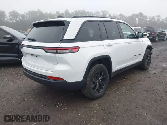 ✅ 2025 Jeep Grand Cherokee Altitude X • VIN: 1C4RJHAG1SC270046 • Лот: 42517002. Опубликован ранее на IAAI с пробегом 8 415 миль. Бесплатный доступ к архиву аукционных продаж из США и подробный отчёт об истории автомобиля на DreamBid. Изображение 4.