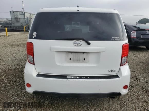 ✅ 2014 Scion xB • VIN: JTLZE4FE8EJ051898 • Lot: 91353305. Wystawiony na Copart z przebiegiem 248 488 mil. Bezpłatny archiwum sprzedaży aukcyjnych z USA i szczegółowy raport historii pojazdu na DreamBid. Zdjęcie 6.