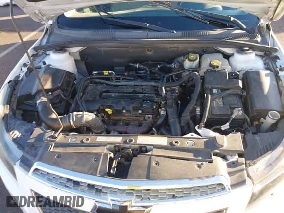 ✅ 2014 Chevrolet Cruze 1LT • VIN: 1G1PC5SB6E7299339 • Lot: 43680374. Listed on IAAI with 98,677 mi. Free auction sales archive from the USA and detailed vehicle history report at DreamBid. Image 10.