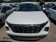 ✅ 2022 Hyundai Tucson SEL • VIN: 5NMJC3AE8NH076161 • Lot: 48968773. Wystawiony na Copart z przebiegiem Nie podano. Bezpłatny archiwum sprzedaży aukcyjnych z USA i szczegółowy raport historii pojazdu na DreamBid. Zdjęcie 5.