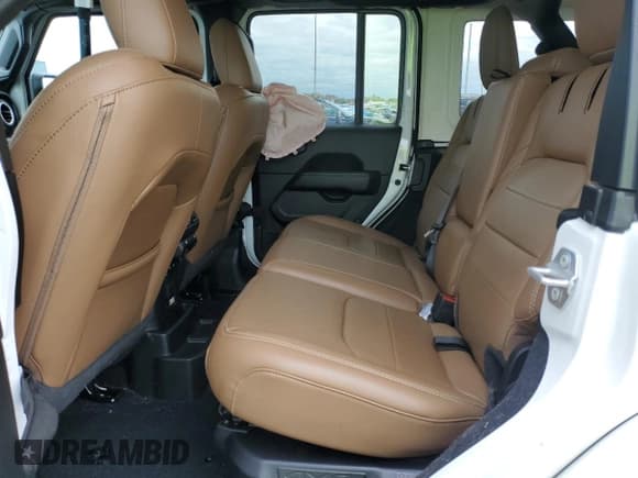 ✅ 2023 Jeep Wrangler Sahara • VIN: 1C4JJXP6XPW569403 • Lot: 90239555. Listed on Copart with 7,799 mi. Free auction sales archive from the USA and detailed vehicle history report at DreamBid. Image 11.