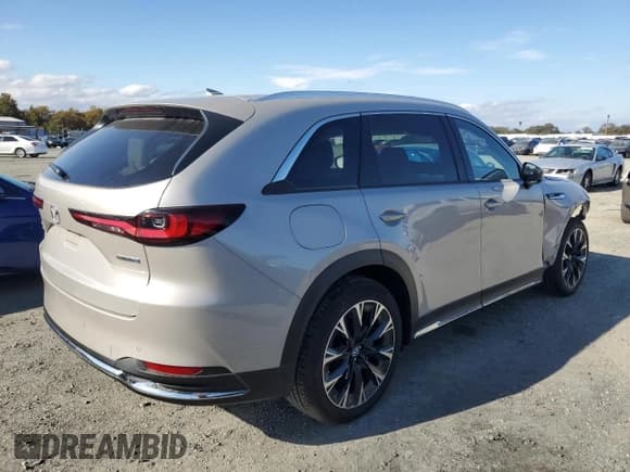 ✅ 2025 Mazda CX-90 Premium Plus Package • VIN: JM3KKEHA6S1235620 • Lot: 92631255. Wystawiony na Copart z przebiegiem 3 493 mil. Bezpłatny archiwum sprzedaży aukcyjnych z USA i szczegółowy raport historii pojazdu na DreamBid. Zdjęcie 3.