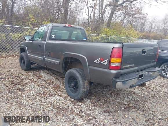 ✅ 2001 Chevrolet Silverado 2500HD • VIN: 1GCHK24U91E289728 • Лот: 43790003. Опубликован ранее на IAAI с пробегом 168 625 миль. Бесплатный доступ к архиву аукционных продаж из США и подробный отчёт об истории автомобиля на DreamBid. Изображение 3.